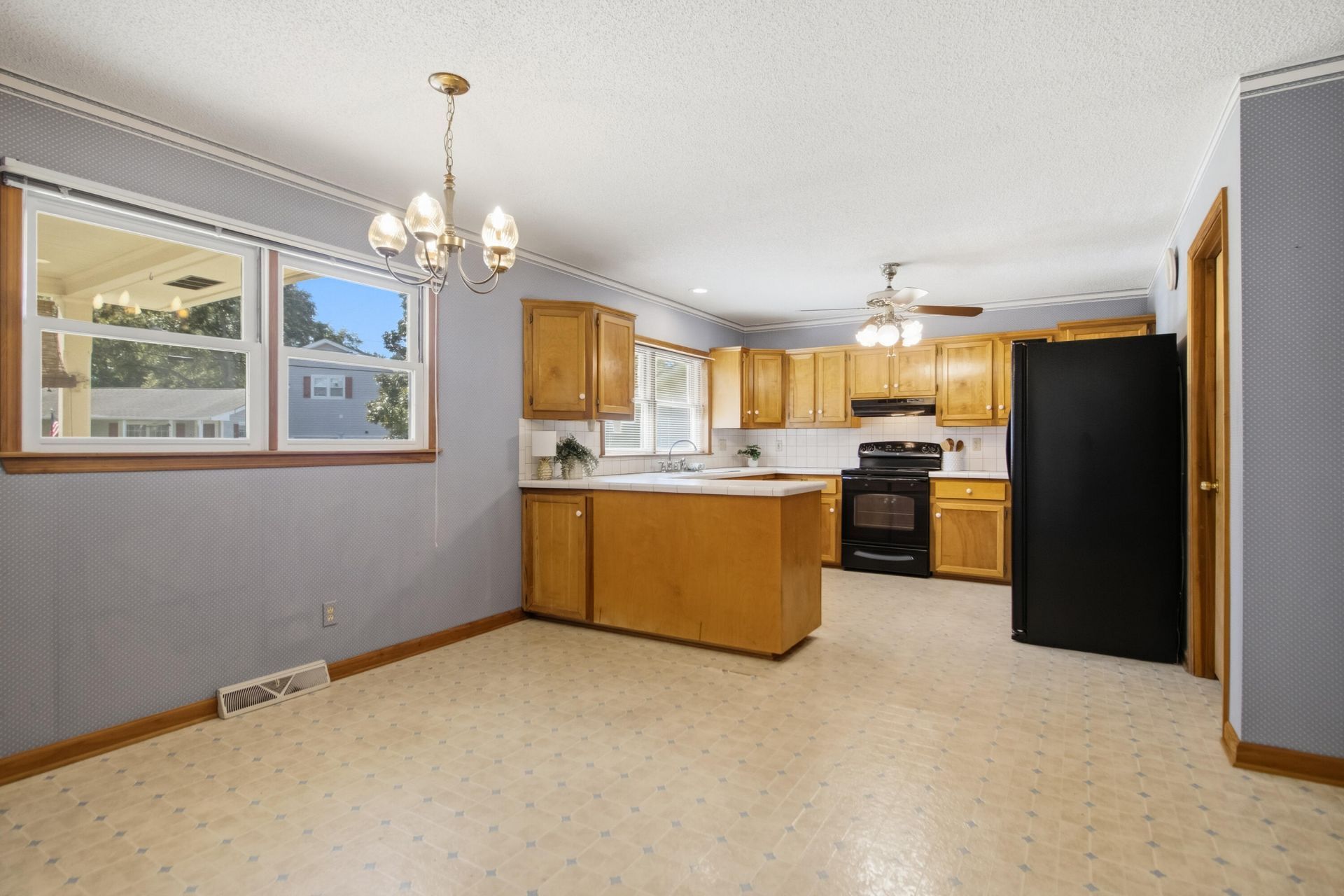 5920 Maple Street Photo 13
