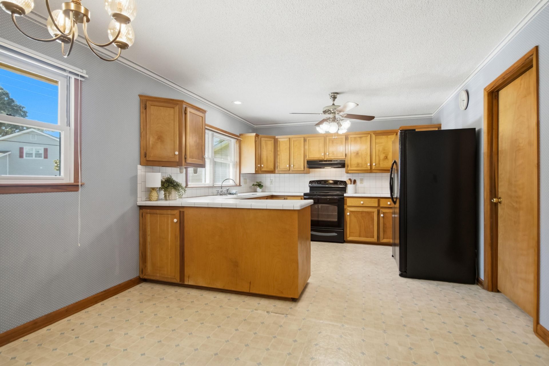 5920 Maple Street Photo 15