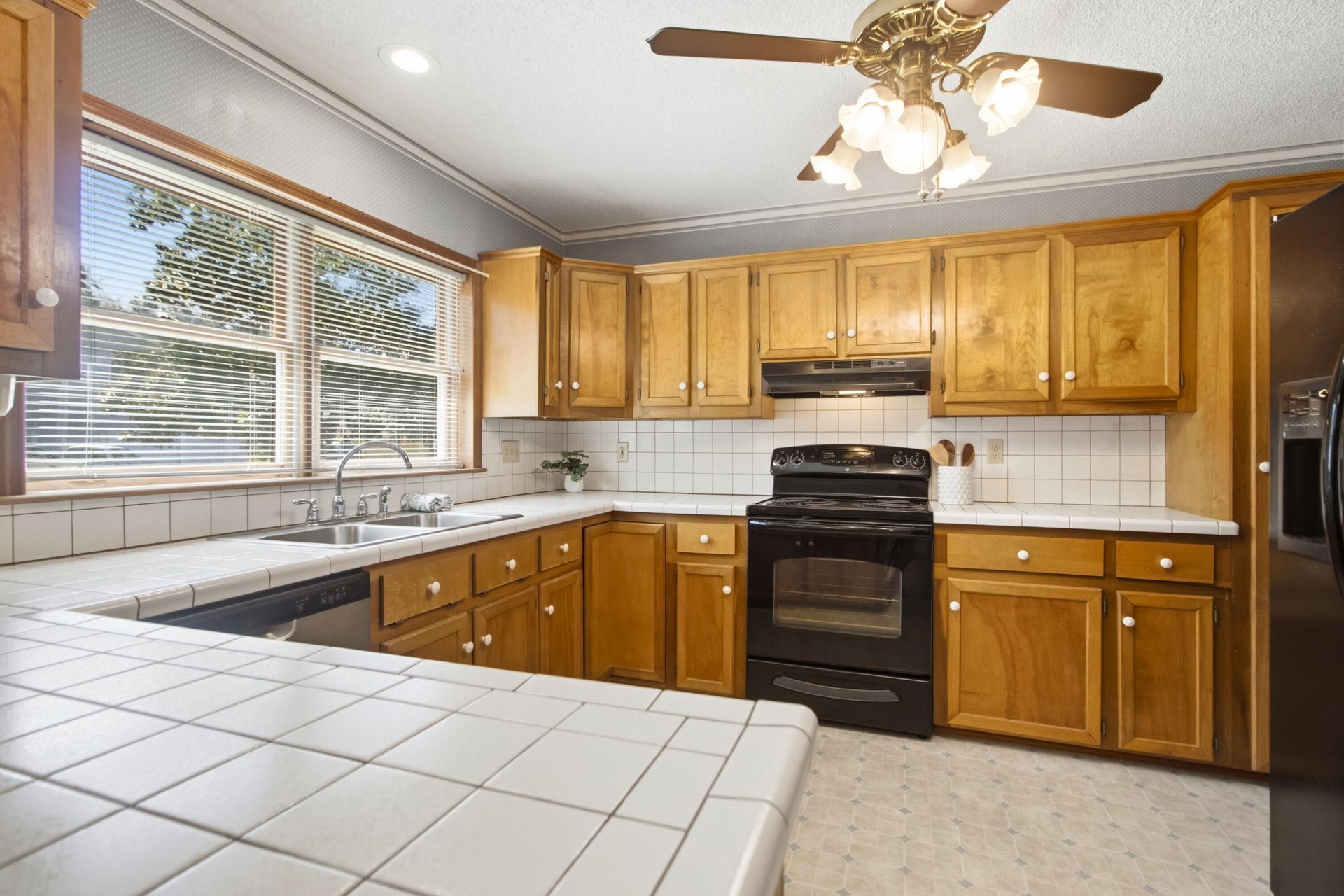 5920 Maple Street Photo 21