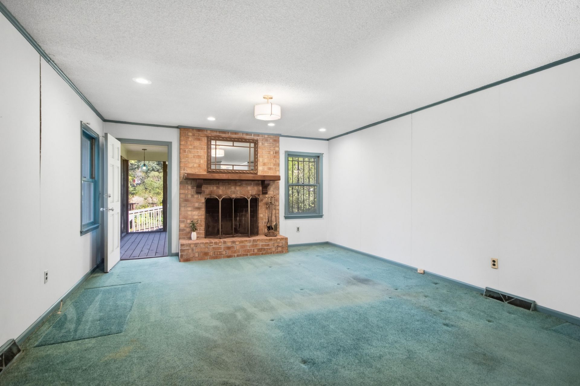 5920 Maple Street Photo 27