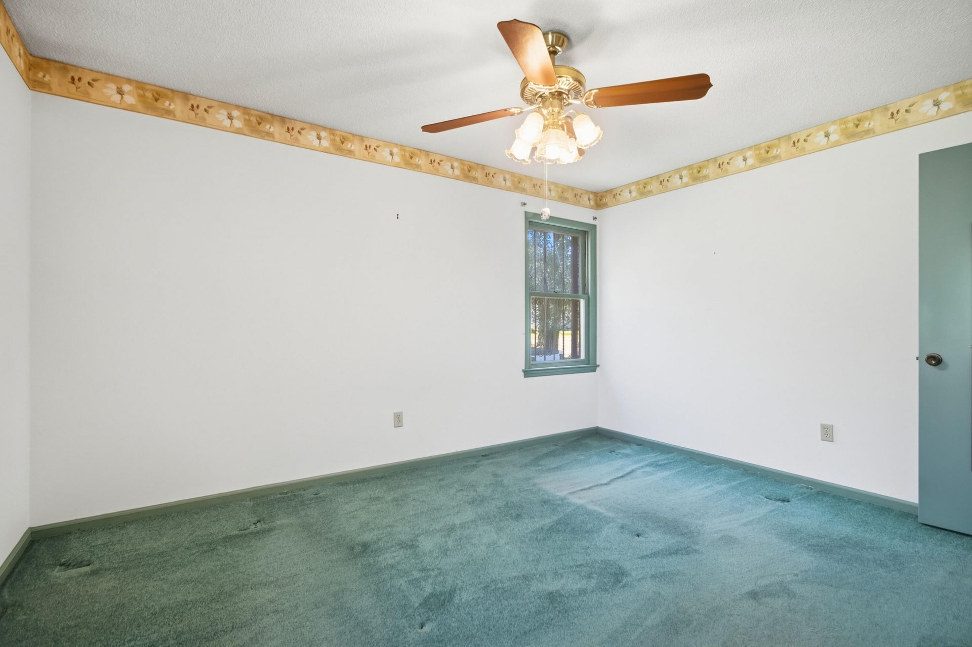 5920 Maple Street Photo 32