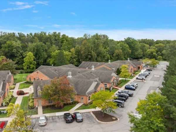 940 W Avon Road , Unit B11, Rochester Hills, Mi 48307