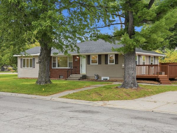 1038 Larpenteur Avenue W, Saint Paul, MN 55113