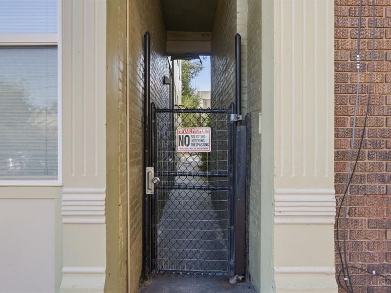 13 E University Avenue, Cincinnati, OH 45219 Photo 7