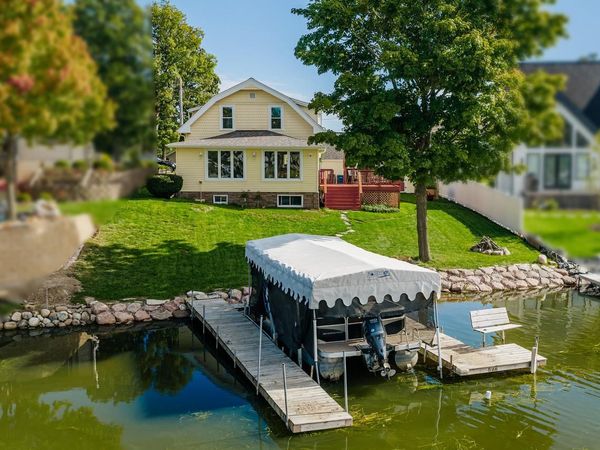 W186S7577 Kingston DRIVE, Muskego, WI 53150