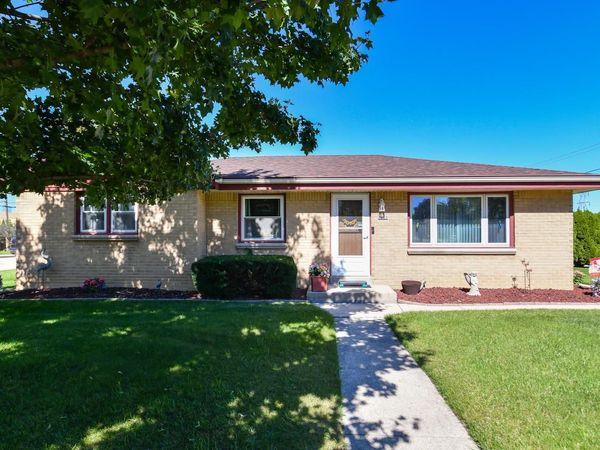 6220 W Van Norman AVENUE, Greenfield, WI 53220