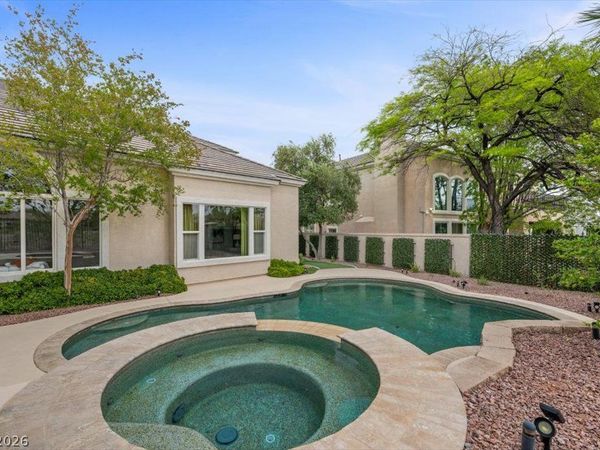 9521 Queen Charlotte Drive , Las Vegas, NV 89145