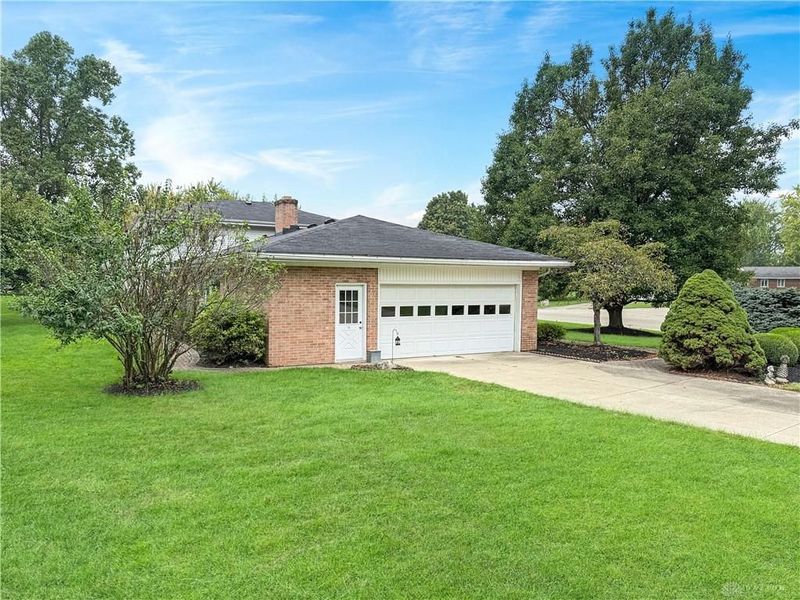 964 Bon Air Drive, Urbana, OH 43078 Photo 7