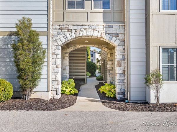2005 Celadon Drive NE, Unit 5, Grand Rapids, MI 49525