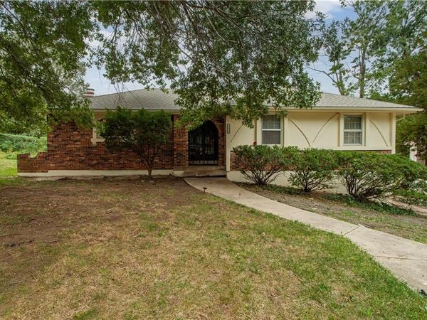 8435 E 56th Terrace, Kansas City, MO 64129