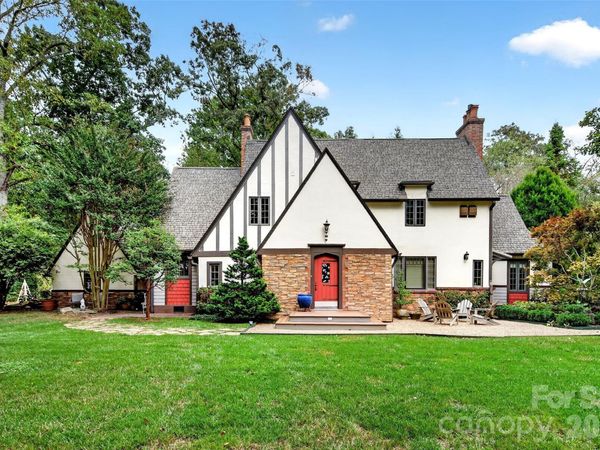 22 Manchester Drive, Asheville, NC 28805