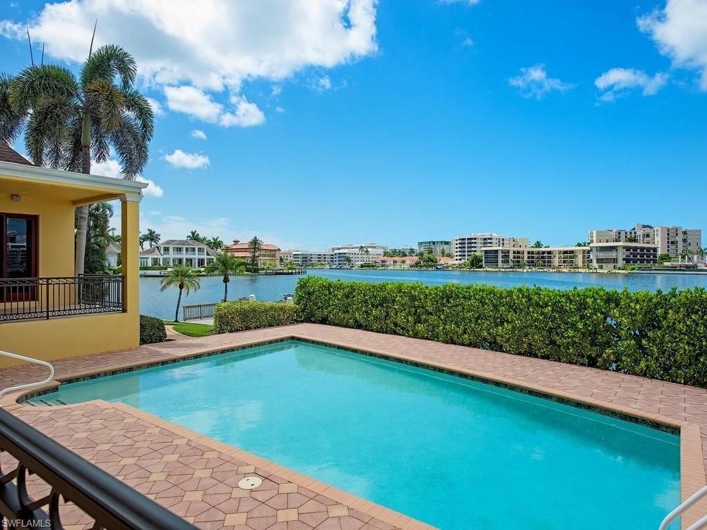 303 Cuddy Ct, Naples, FL 34103 Photo