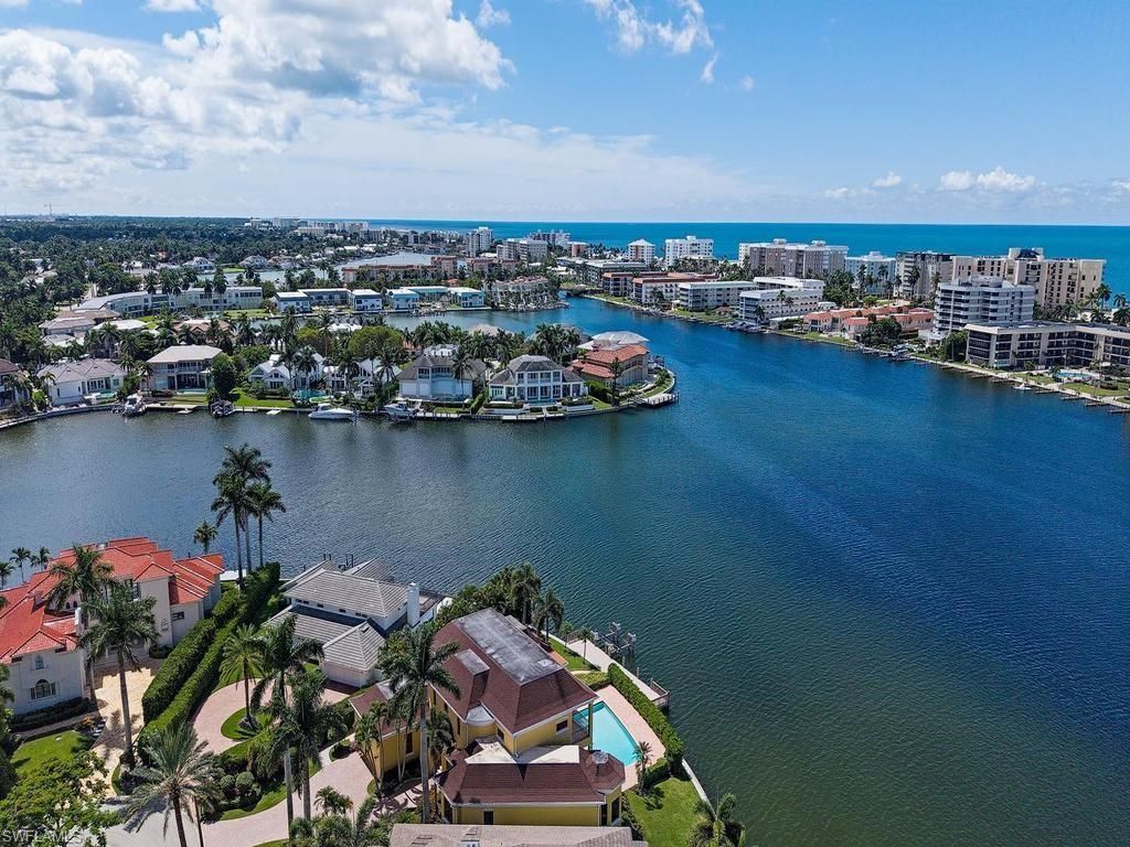 303 Cuddy Ct, Naples, FL 34103 Photo