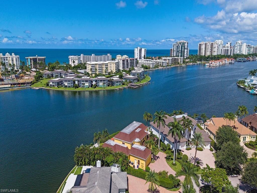 303 Cuddy Ct, Naples, FL 34103 Photo
