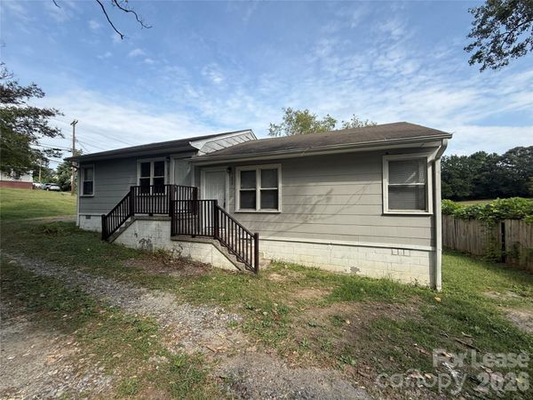 102 E Bradley Street , Gastonia, NC 28052
