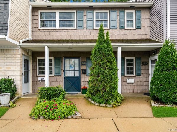 1056 Village Drive , Unit 1056, Hauppauge, NY 11788