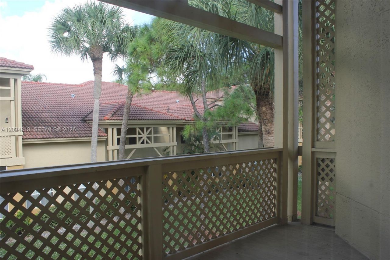 4871 Via Palm Lks, Unit 703, West Palm Beach, FL 33417 Photo