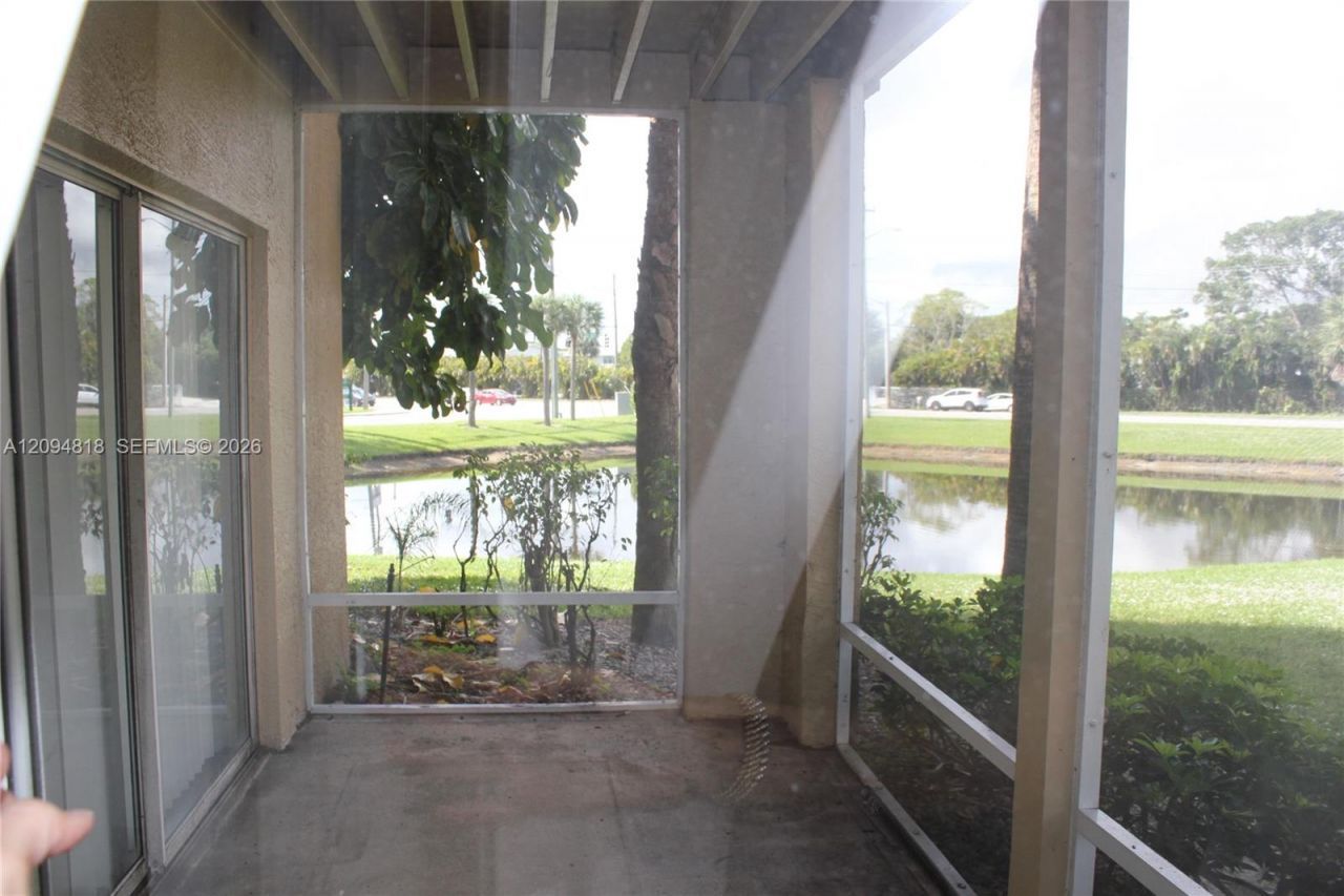 4871 Via Palm Lks, Unit 703, West Palm Beach, FL 33417 Photo