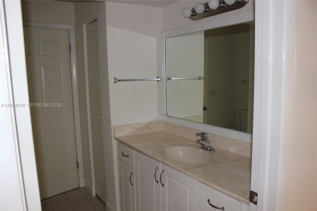 4871 Via Palm Lks, Unit 703, West Palm Beach, FL 33417 Photo