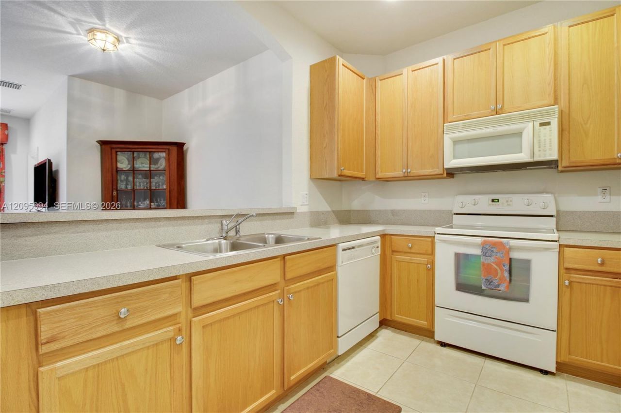 4901 Bonsai Cir, Unit 111, Palm Beach Gardens, FL 33418 Photo