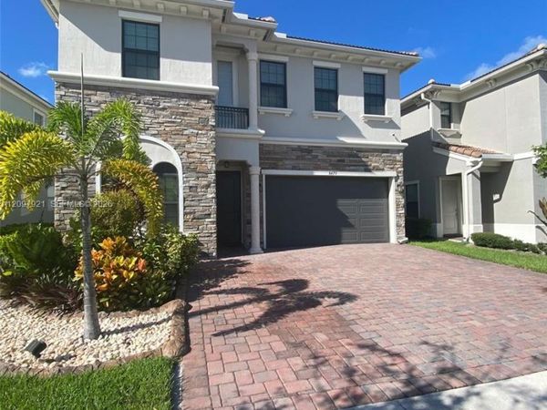 8475 NW 39th Ct, Coral Springs, FL 33065