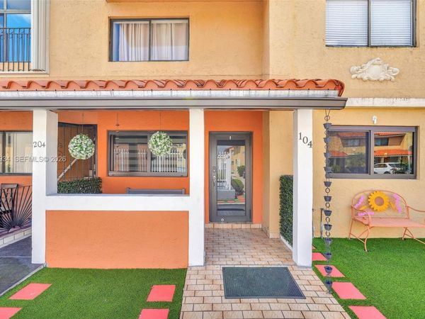2730 W 60th Pl , Unit 104, Hialeah, FL 33016