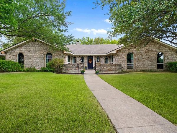 402 Coachlight Trail, Rockwall, TX 75087
