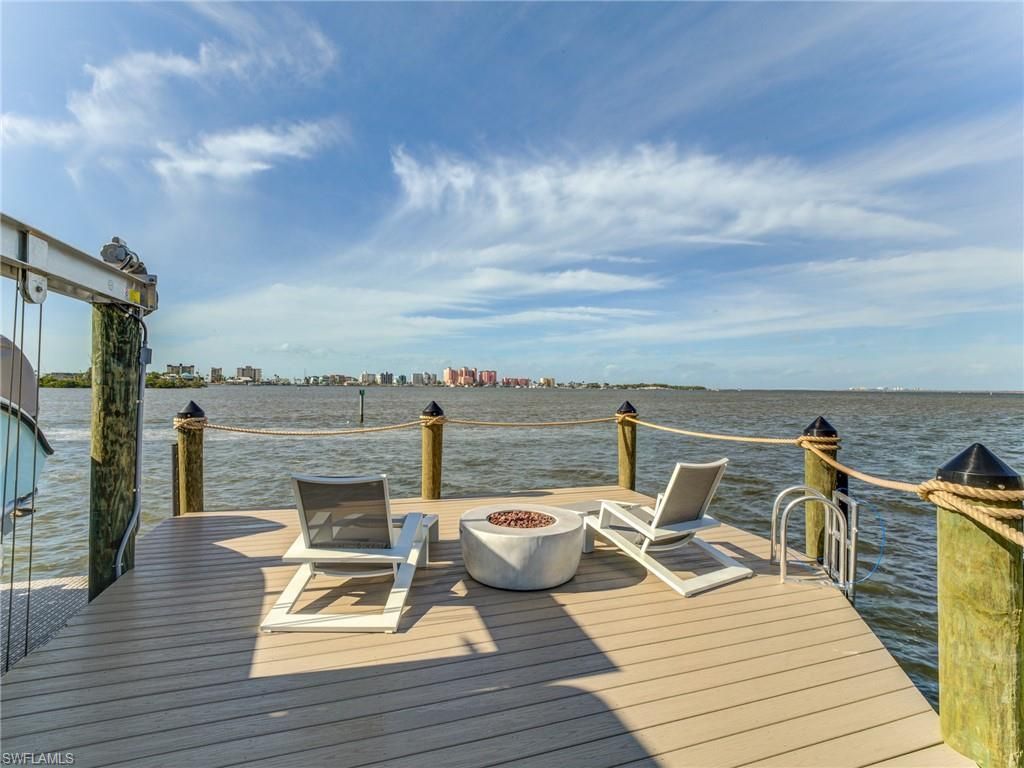 841 San Carlos Dr, Fort Myers Beach, FL 33931 Photo
