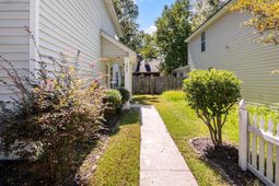 1849 Beechwood Road photo 4