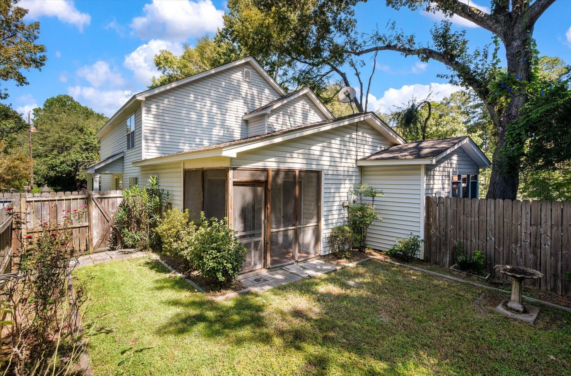 1849 Beechwood Road Photo 32