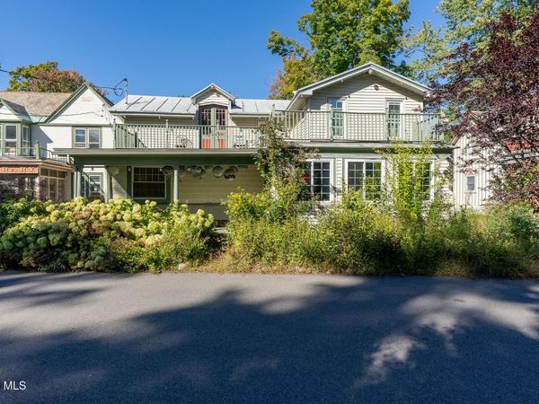 29 Wesley Avenue, Round Lake, NY 12151