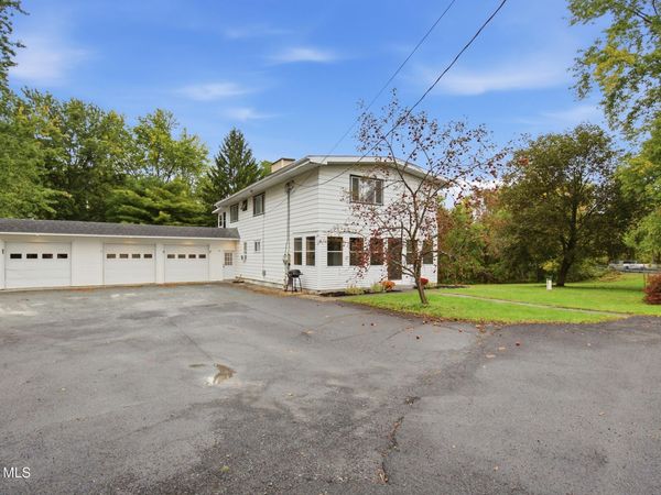 51 E Hill Road, Schodack, NY 12063
