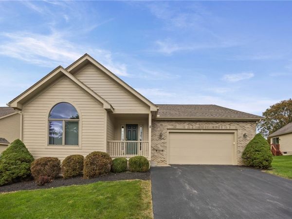 8 Autumn Trl, Webster, NY 14580