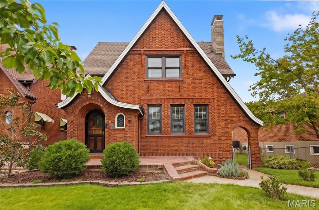 5461 Goethe Avenue, Saint Louis, MO 63109 Main Photo
