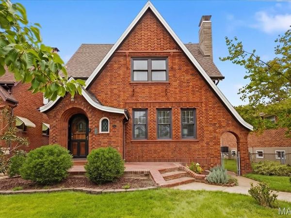 5461 Goethe Avenue, St Louis, MO 63109