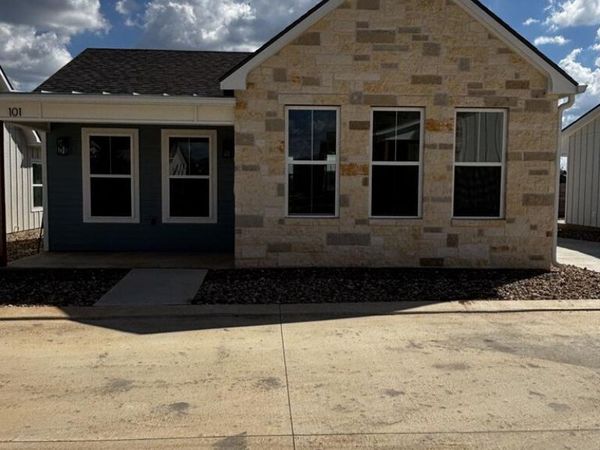 802 S Creek ST, Unit 103, Fredericksburg, TX 78624