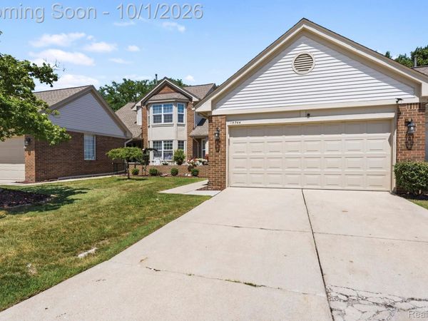 15744 E Golfview Drive W, Riverview, Mi 48193