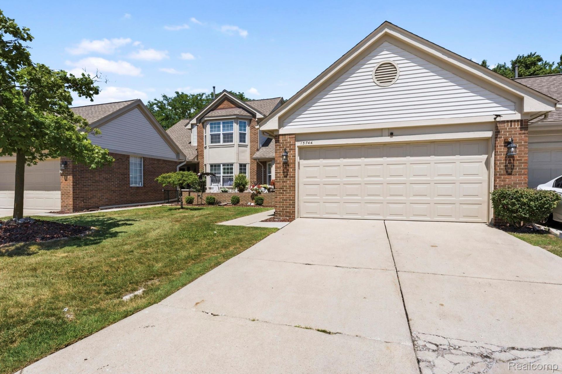 15744 E Golfview Drive W, Riverview, Mi 48193 Main Photo