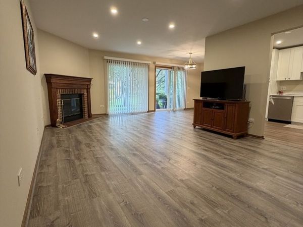 2849 Meadow Lane , Unit B, Schaumburg, IL 60193