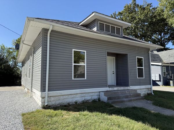 810 N Monroe Street , Marion, IL 62959