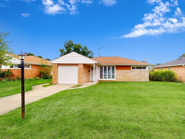1161 W Grant Drive , Des Plaines, IL 60016