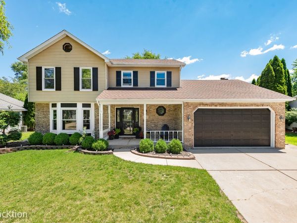 360 Lakeview Drive , Aurora, IL 60506