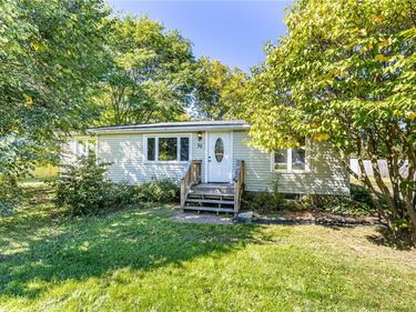 35 Elm Street, Bloomfield, NY 14469