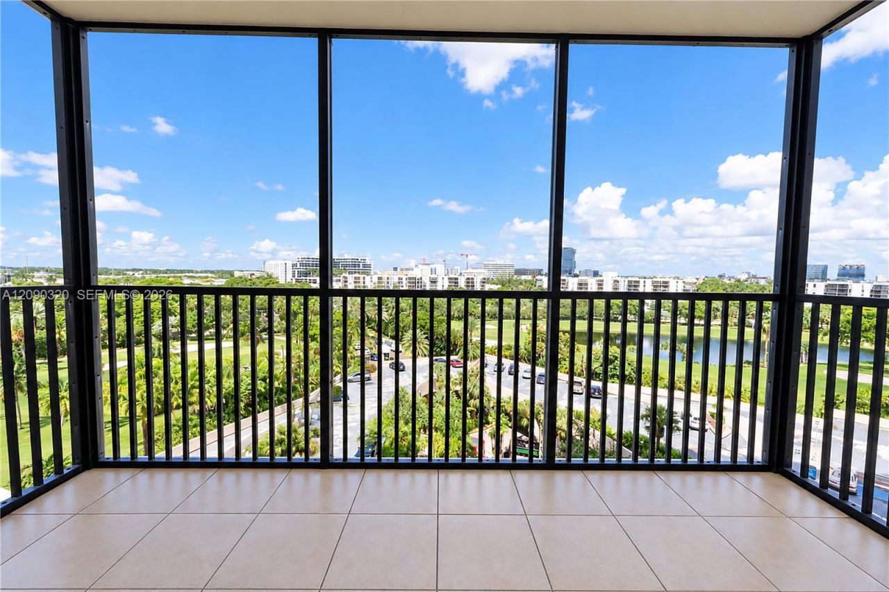 20301 W Country Club Dr , Unit 930, Aventura, FL 33180 Photo