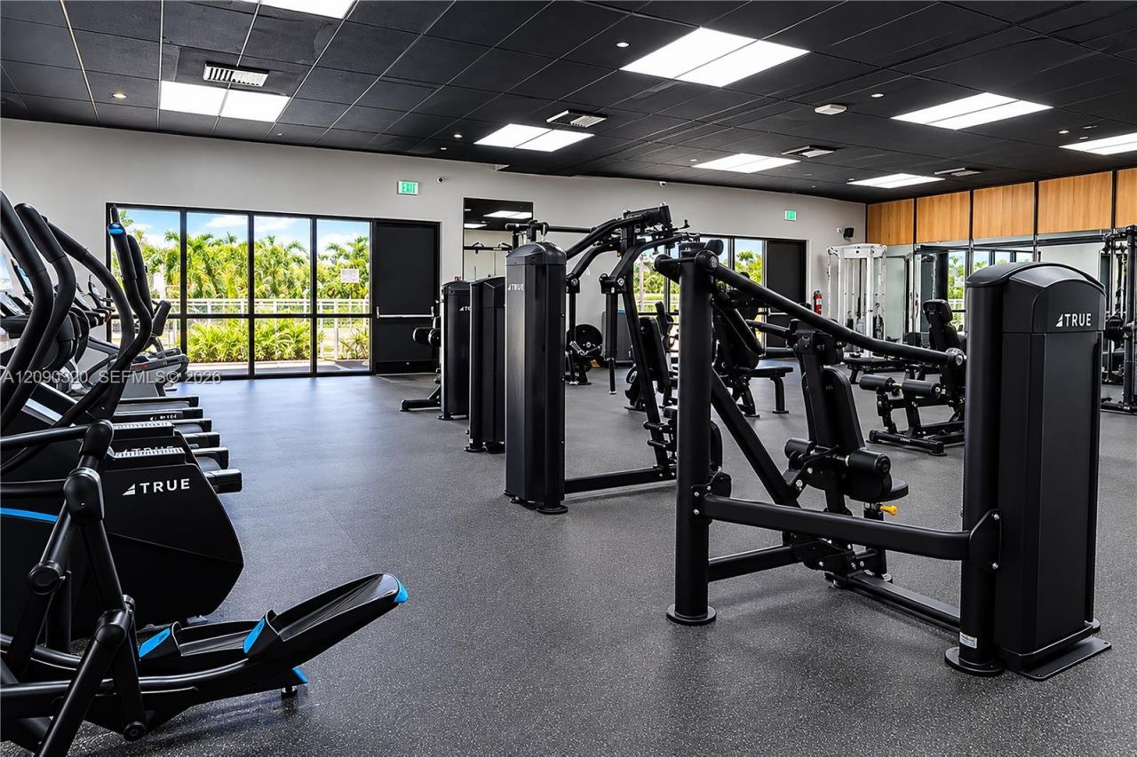 20301 W Country Club Dr , Unit 930, Aventura, FL 33180 Photo