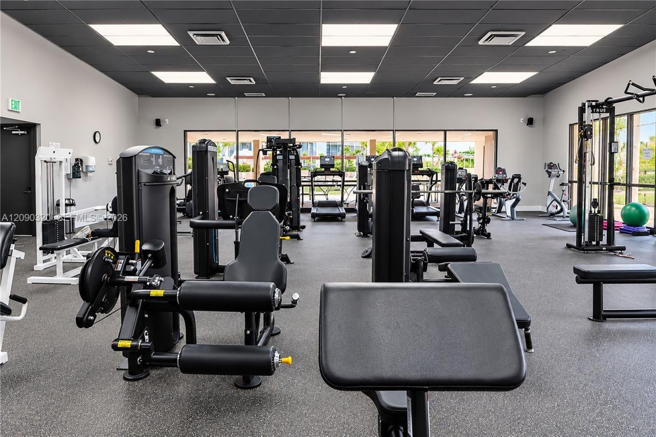 20301 W Country Club Dr , Unit 930, Aventura, FL 33180 Photo