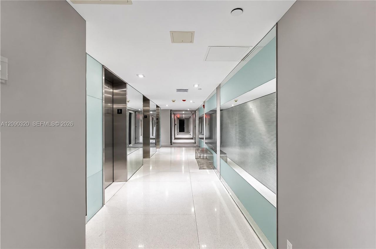 20301 W Country Club Dr , Unit 930, Aventura, FL 33180 Photo