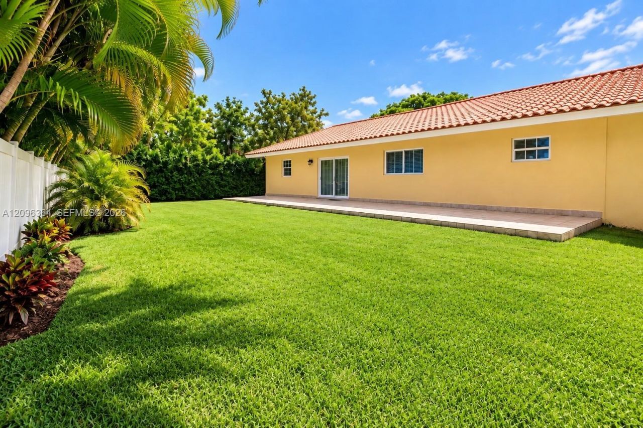 13211 SW 2nd St , Miami, FL 33184 Photo