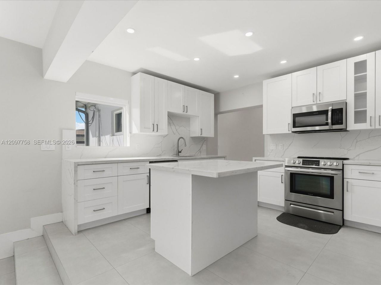 8440 SW 34th Ter, Miami, FL 33155 Photo