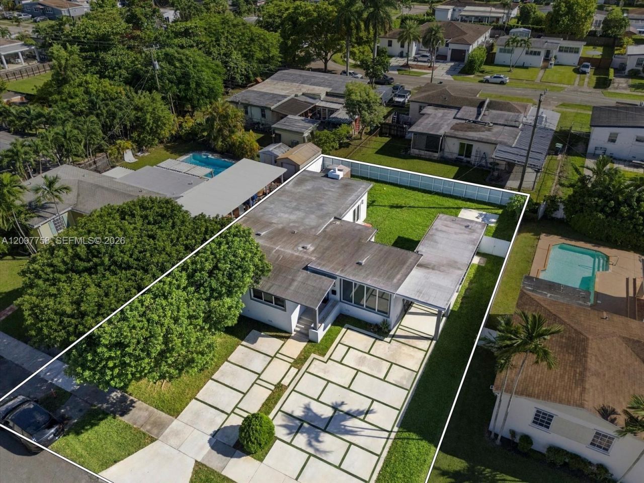 8440 SW 34th Ter, Miami, FL 33155 Photo